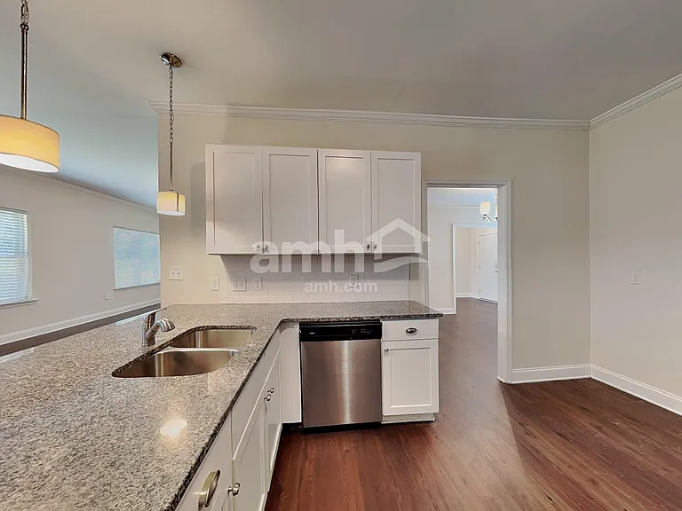 110 Dynasty Ln — Photo 3