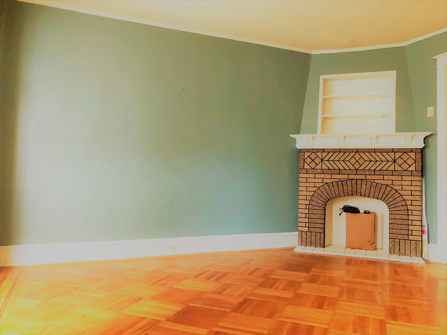 Stunning 3-Bedroom Townhome in Manayunk! Available mid-August! — Photo 2