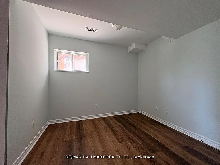 70 Eileen Ave #LOWER — Photo 19