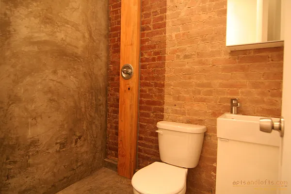 Rented by aptsandlofts.com | media 89