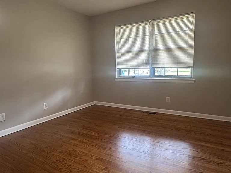 200 Curtis Cir SE — Photo 10