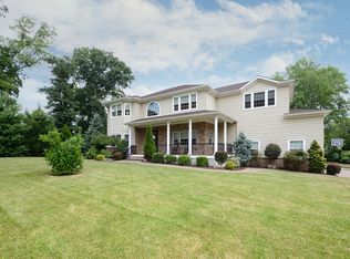 25 Woodland Rd, Clark, NJ 07066