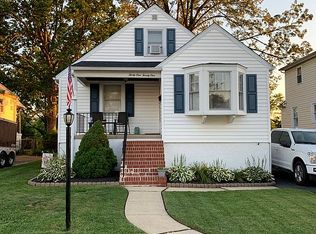 3121 Parktowne Rd, Parkville, MD 21234