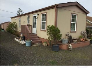 825 Broadway Ave, Winchester Bay, OR 97467