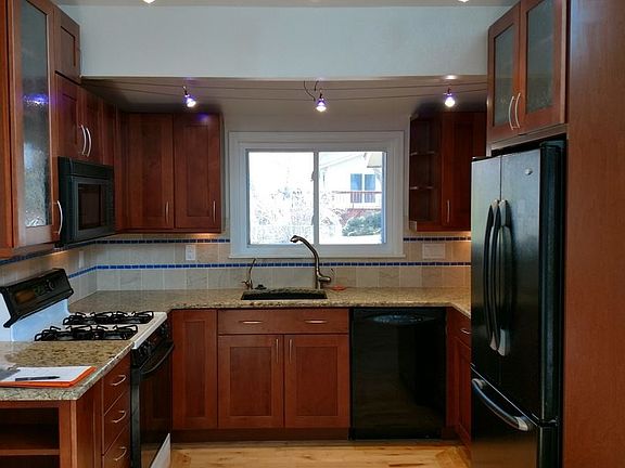 3rd image of 1615 Centaur Cir