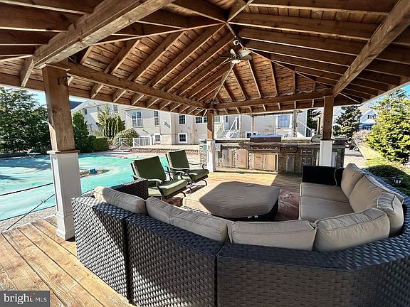 5th image of 18 Foxcroft Way