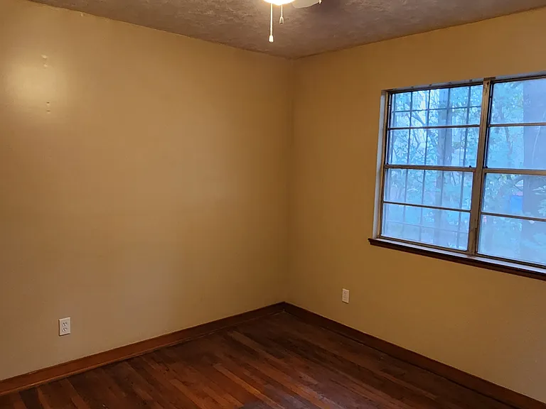 729 Heather Ln — Photo 6