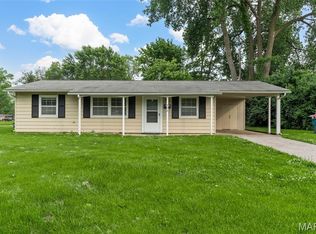 526 Saratoga Ln, Hazelwood, MO