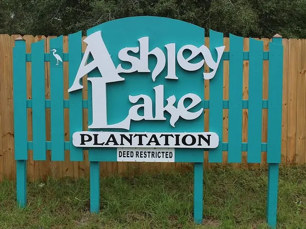 261 Ashley Lake Dr, Melrose, FL 32666
