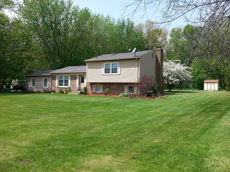 2nd image of 139 Philip Ln