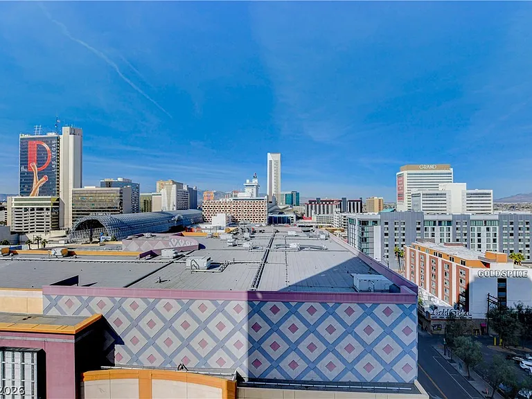 150 Las Vegas Blvd #1205 — Photo 37