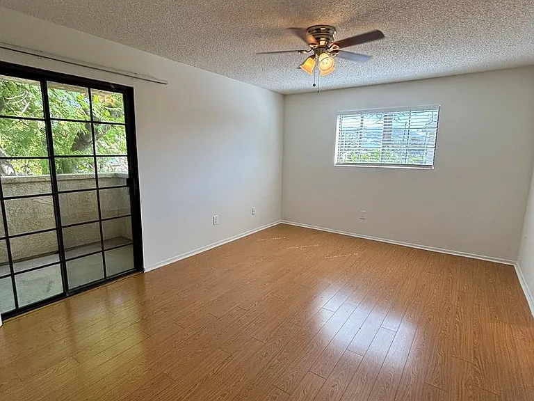 1232-1234 Orange Grove Ave — Photo 7