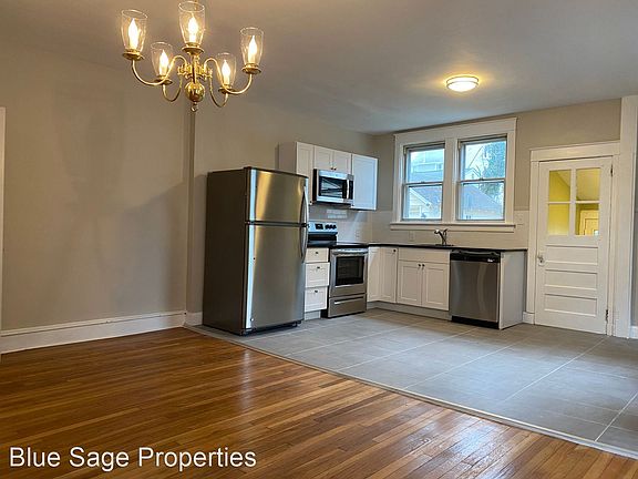 3rd image of 3209 Berkley Ave