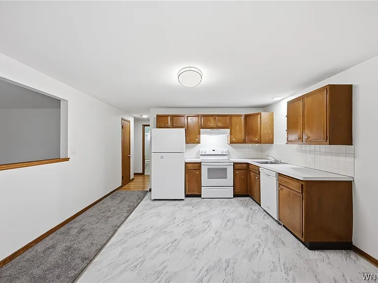 2500 Sheridan Dr #16 — Photo 5