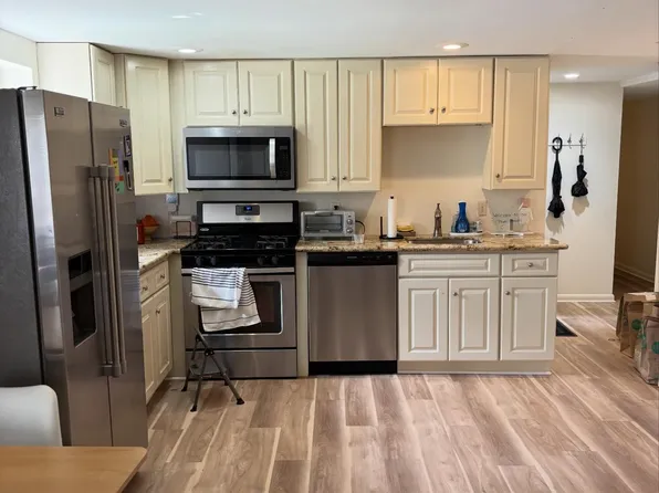 7301 Plum St #A, New Orleans, LA 70118