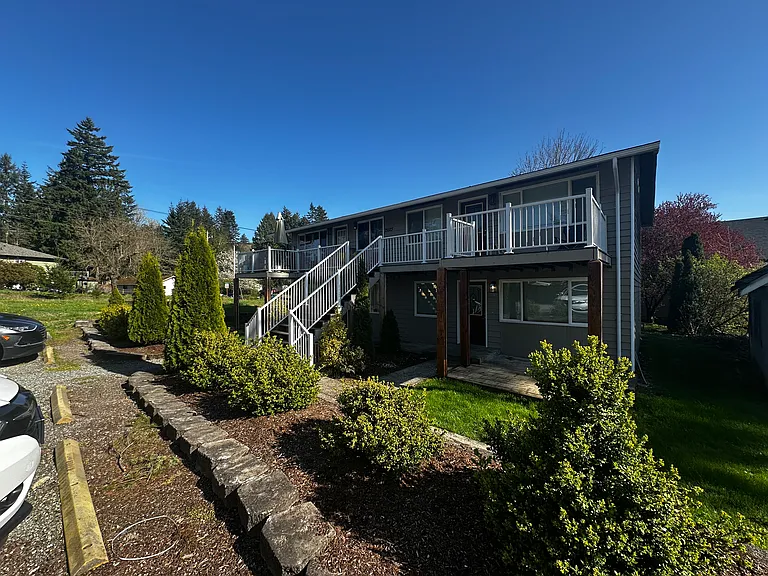 25523 Lawson St #4 — Photo 2