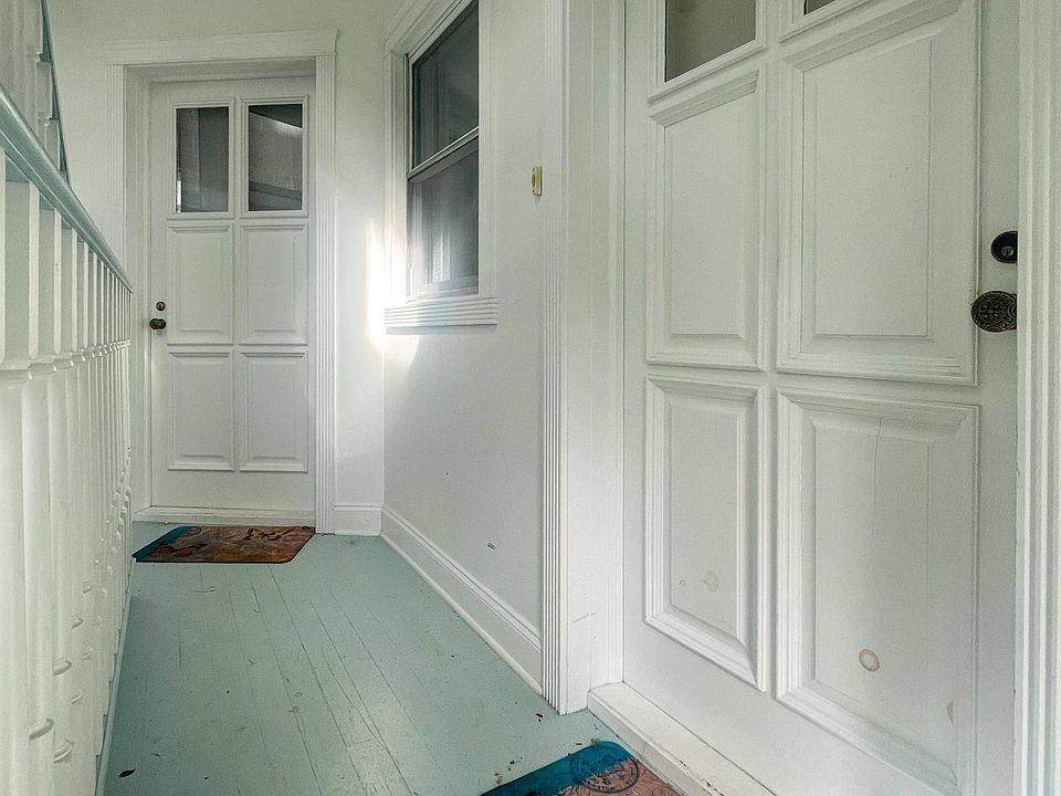 1st image of 3039 N Kenmore Ave #2R