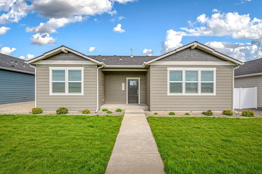 3 bed, 1457 sqft, $2,495 — Photo 1