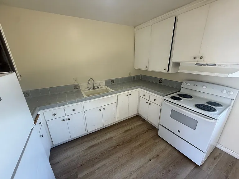 4740 Appian Way #22 — Photo 8