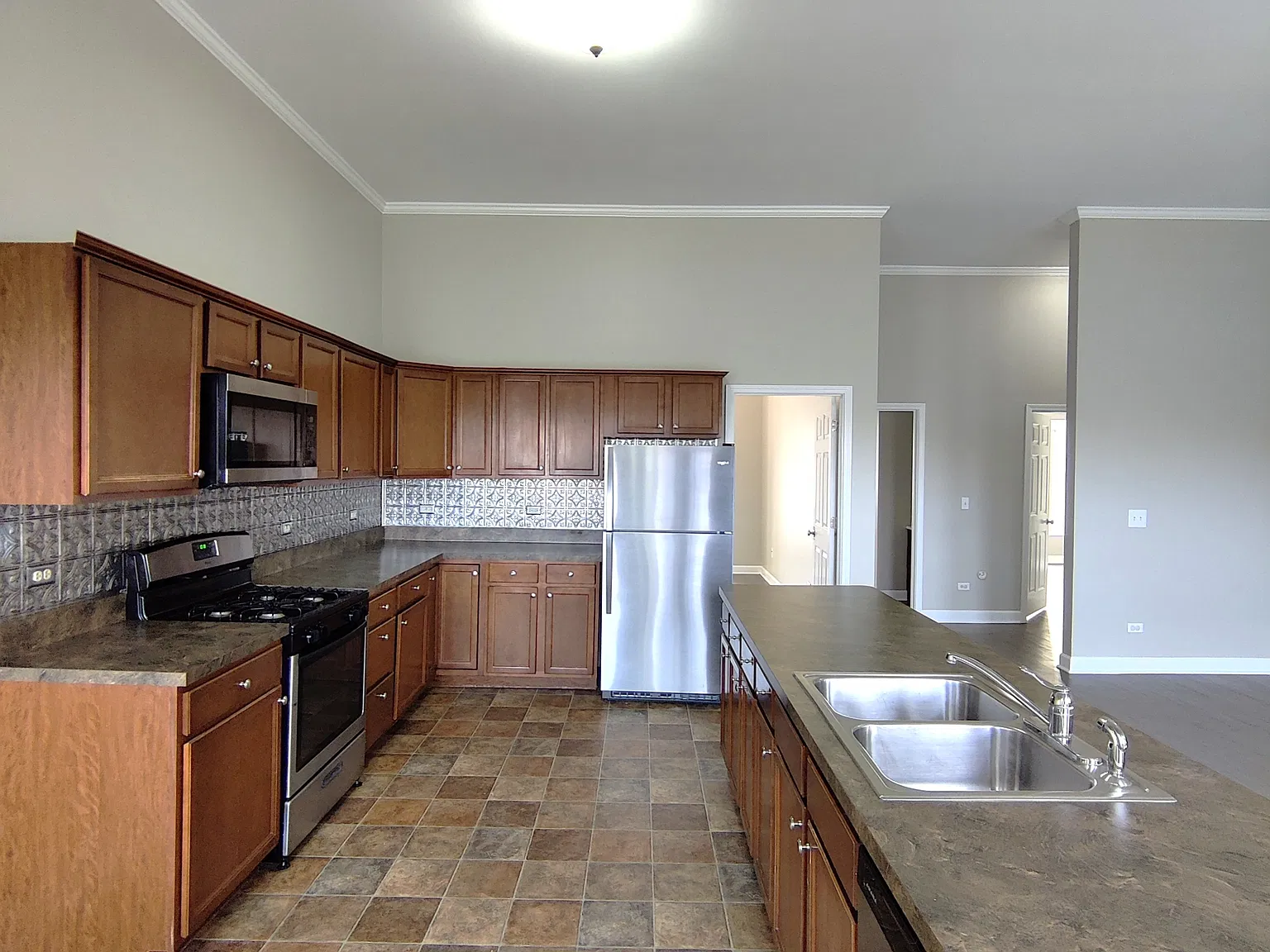 1515 / 2026 North 3372nd Road - 503 — Photo 3