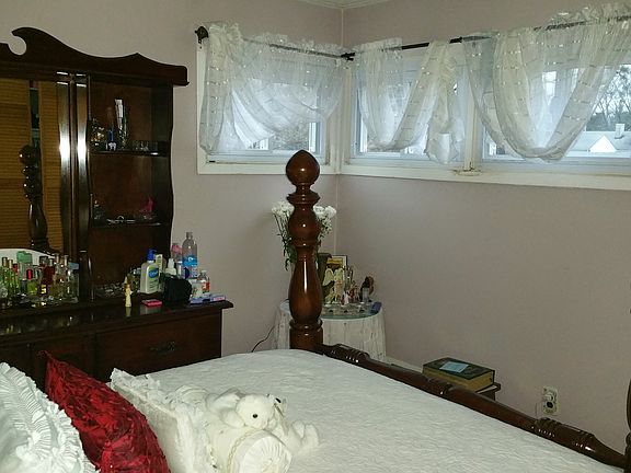 5th image of 19 Pandora Dr