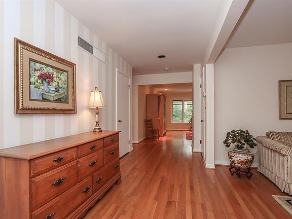 5th image of 6555 Edwood Ave