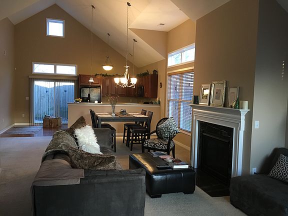 2nd image of 1485 Huntington Ln