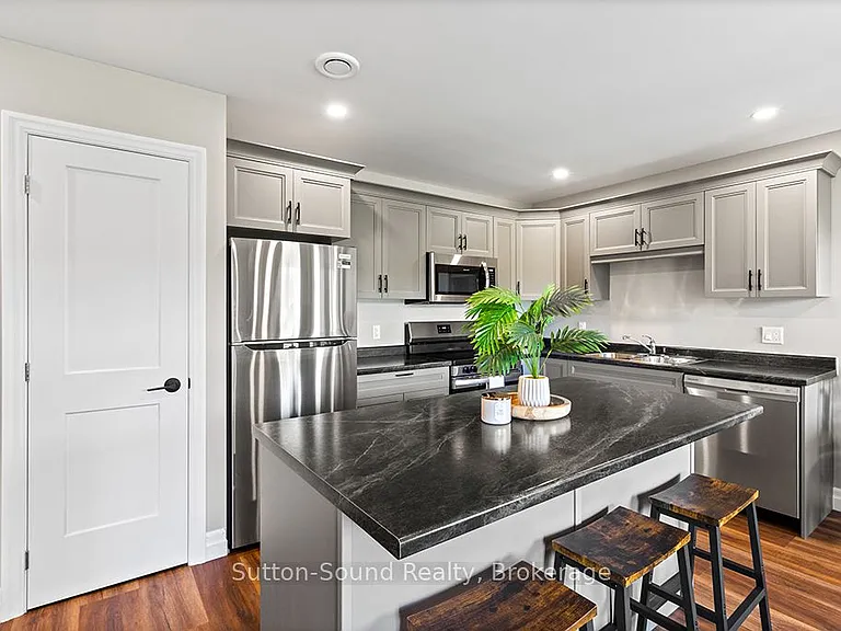 18 Maple Golf Cres #3 — Photo 21