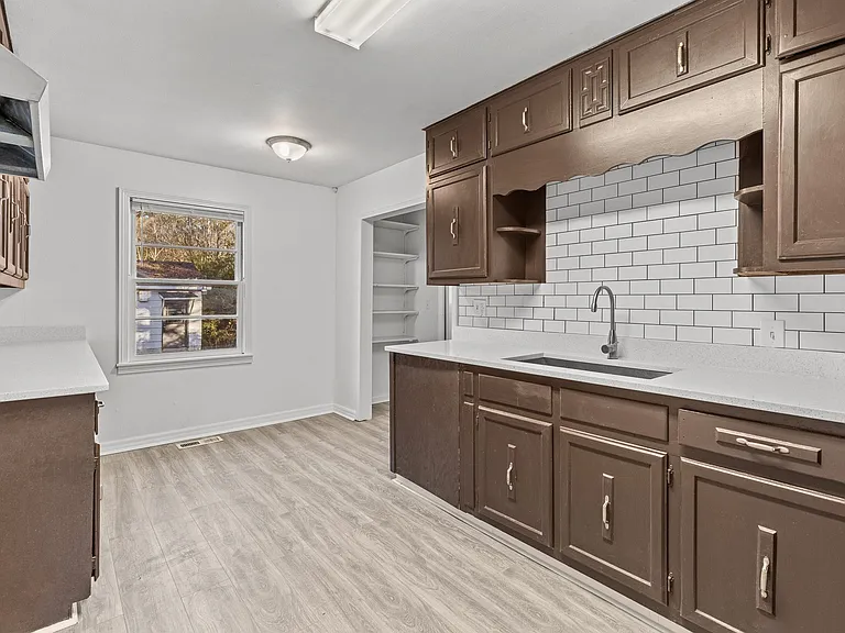2321 4th St NE — Photo 6