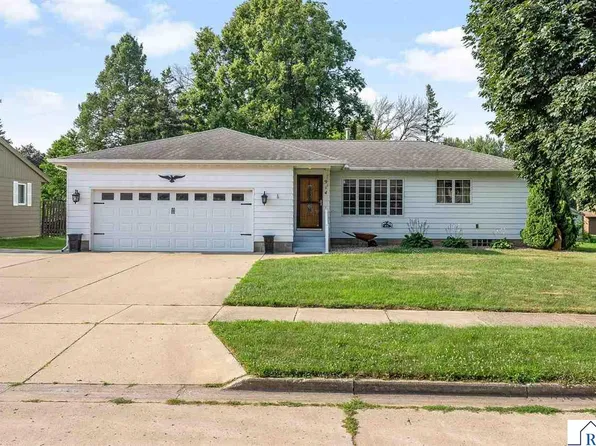 914 School St, Fairmont, MN 56031