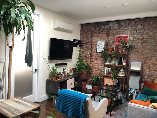 Rented by Yup Realty LLC | media 7