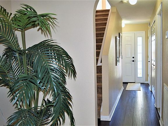 4th image of 4033 Dover Terrace Dr #B