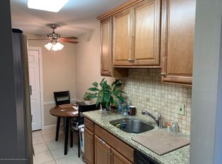 152 Amberly Dr UNIT A, Manalapan, NJ 07726