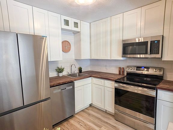 3rd image of 5627 Green Circle Dr APT 121