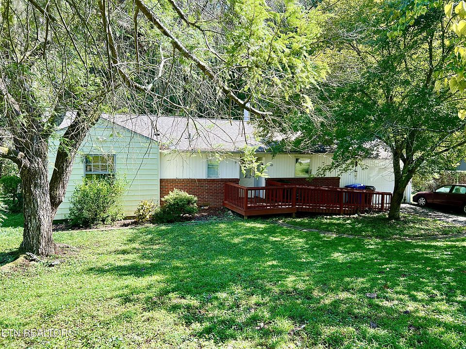 1st image of 103 Emerson Cir