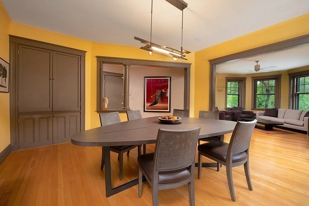 2 bed, 1040 sqft, $3,650 — Photo 3