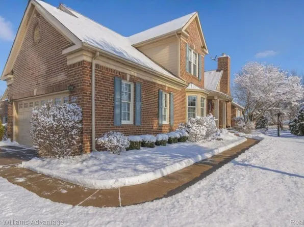 44604 Broadmoor Cir N, Northville, MI 48168