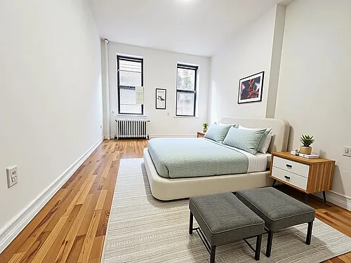 215 E 25th St #2P Photo 1