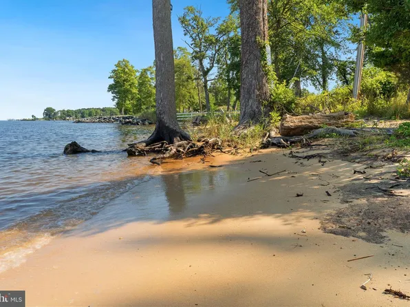 116 Kent Point Rd, Stevensville, MD 21666