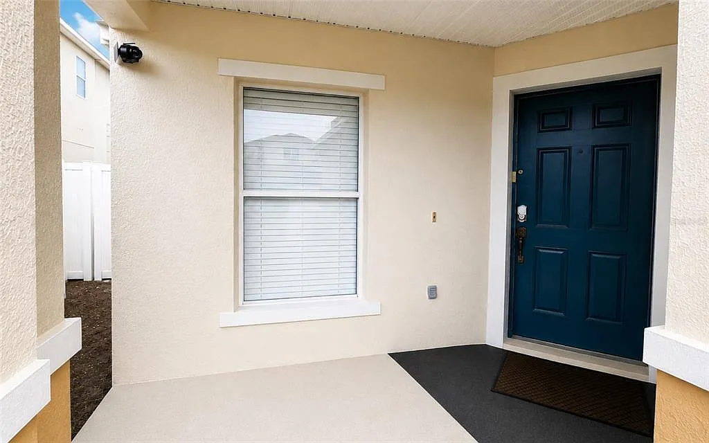 3 bed, 2.5 bath, 2256 sqft, $2,600 — Photo 2