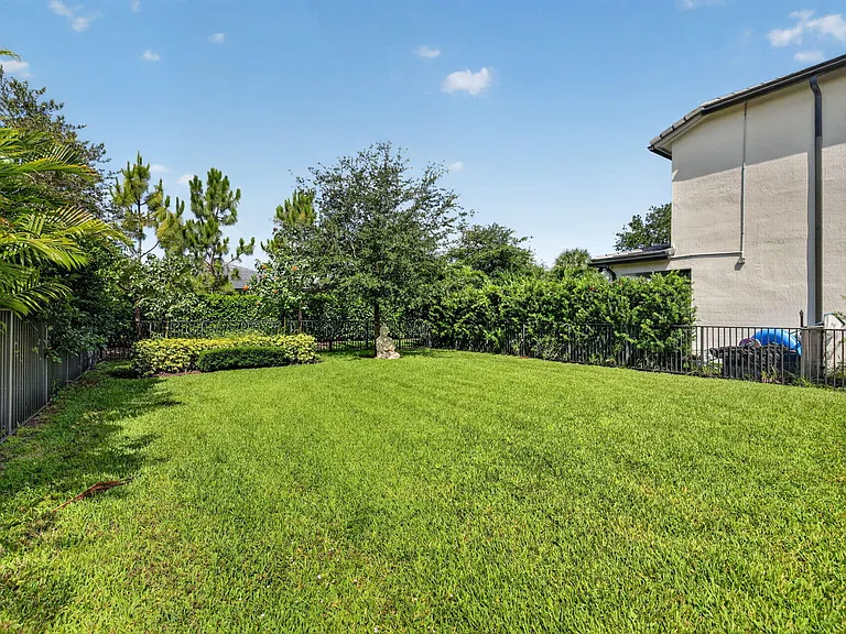 4651 Pinehurst Trl E — Photo 52