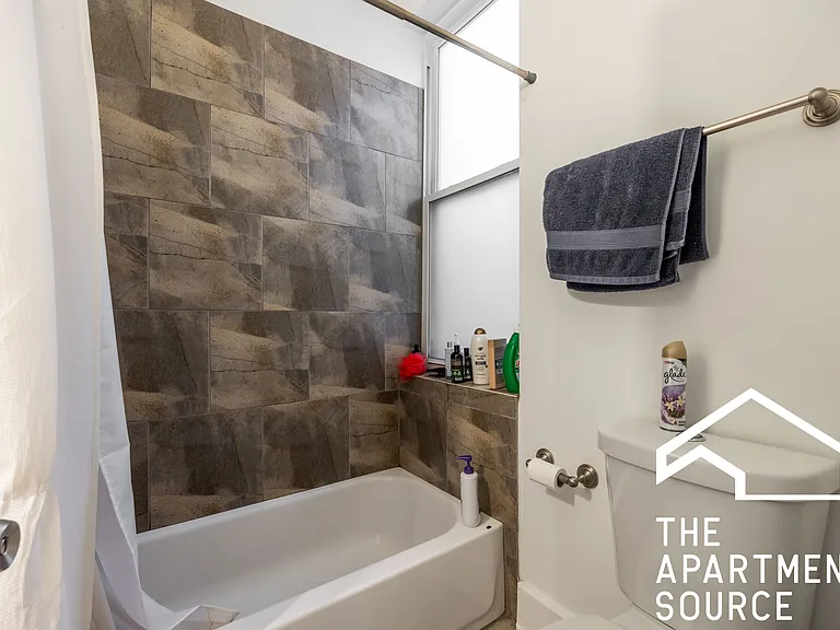 1820 S Throop St #2F — Photo 6