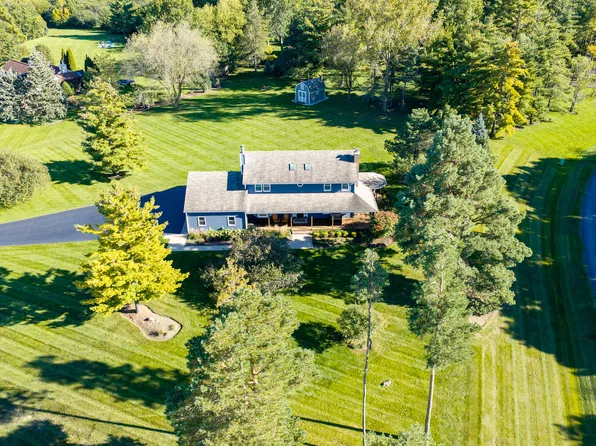 25371 W Marilyn Meadow Ct, Wauconda, IL 60084