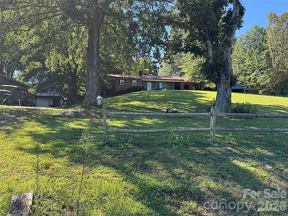 4th image of 3957 Hollywood Ridge Rd
