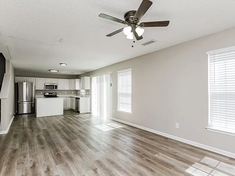 8534 Appledale Dr — Photo 6