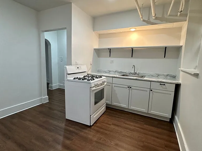 Manning Manor — Photo 24