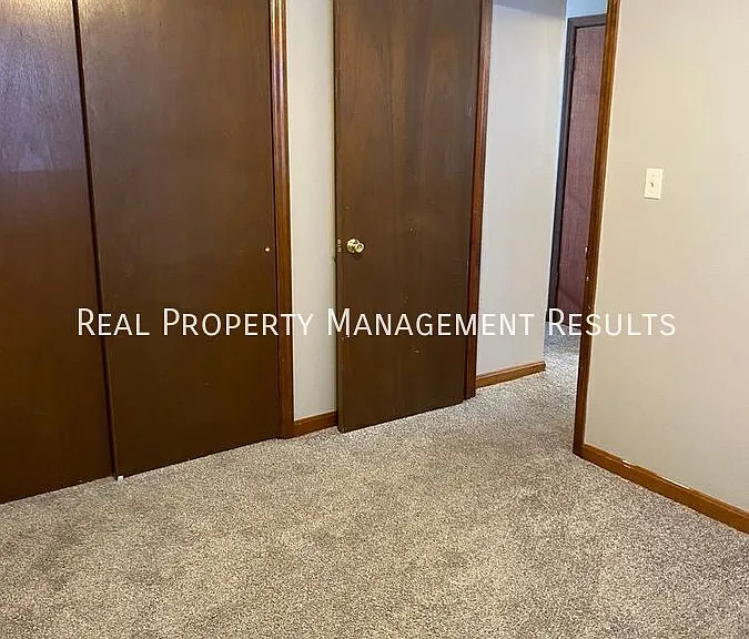 3019-3021 Hartmetz Ave #3019 — Photo 7