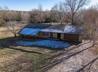 1741 NE 39th St, Topeka, KS 66617