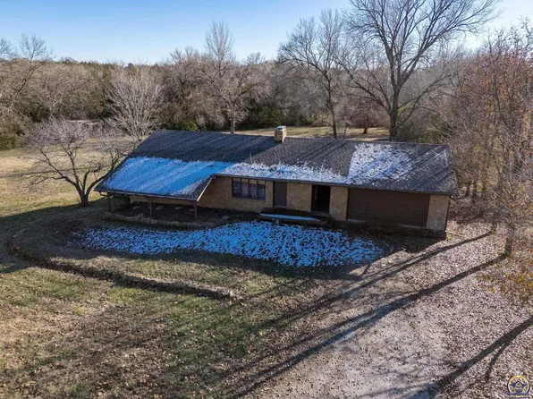 1741 NE 39th St, Topeka, KS 66617