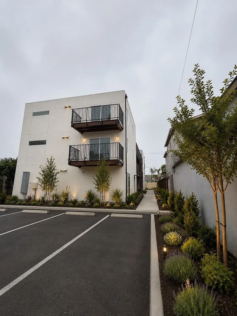1259 Lincoln Avenue — Photo 4